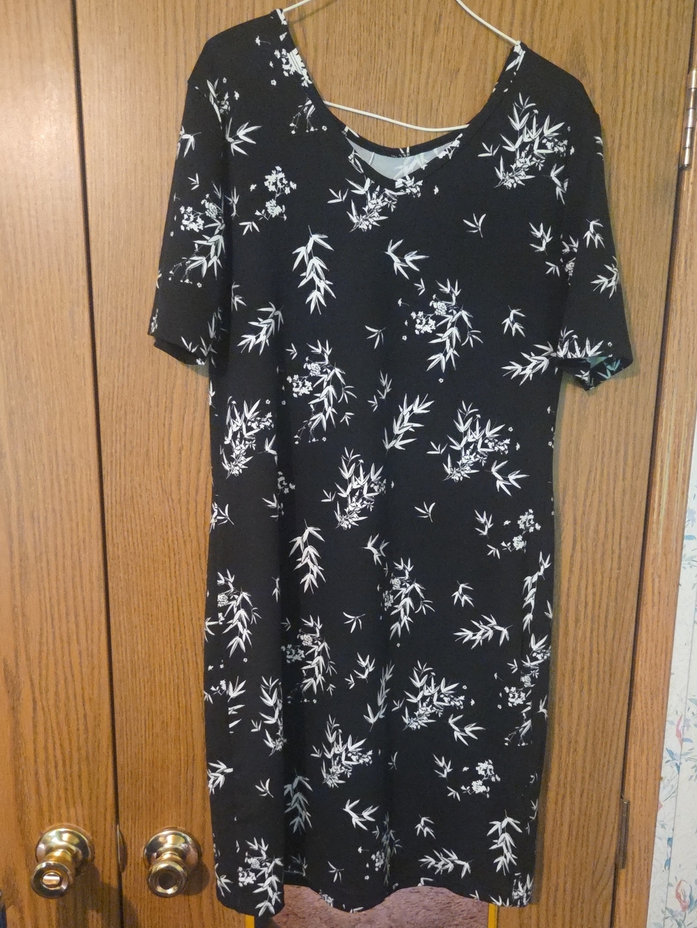 Serra Black and White Floral Midi Dress